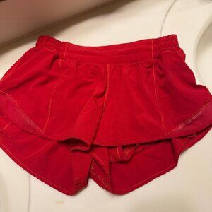 Lululemon Hotty Hot Low-Rise Lined Short 2.5"